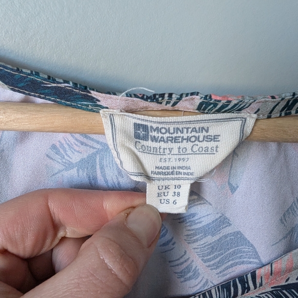 Tropical Leaf Print Dress - Picture 3 of 3